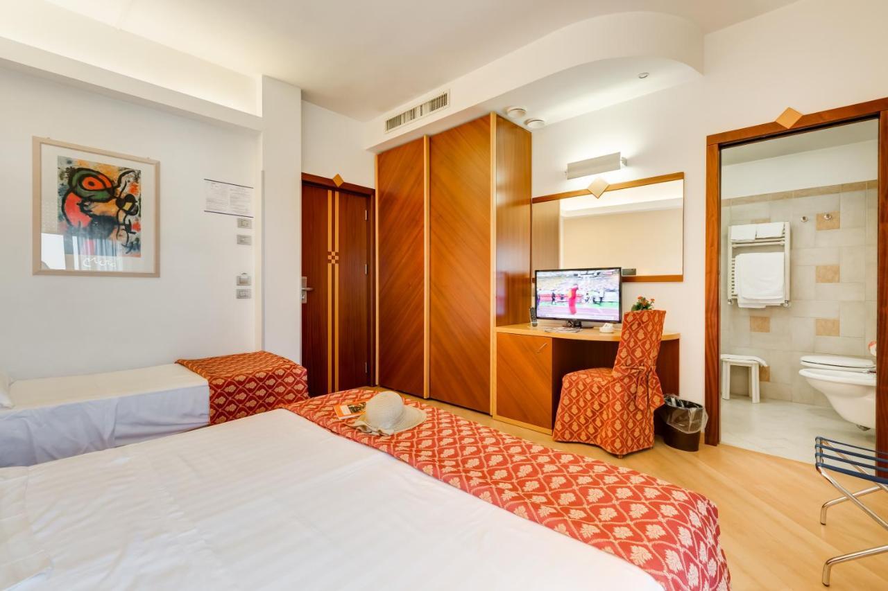Classic Triple Room Balcony,994147264:JPEG